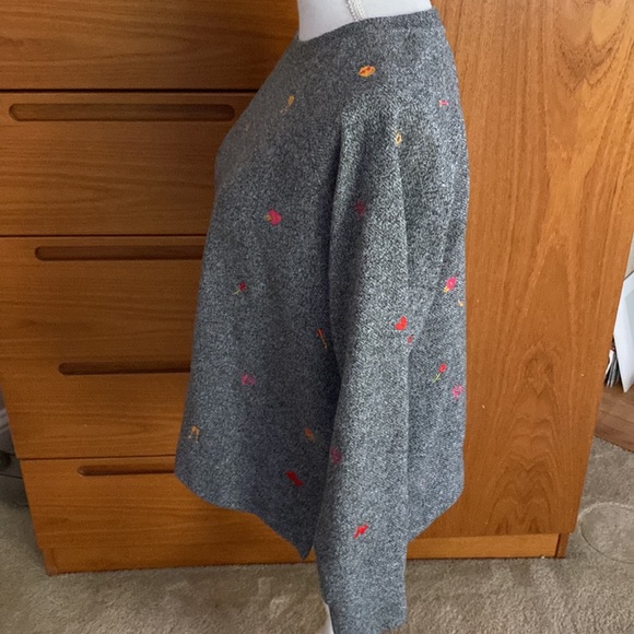 Loft brand embroidered gray/blue pullover sweatshirt size: M - Picture 3 of 6